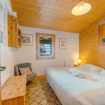 Alpine Duplex W/ Balcony & Fireplace - Happy