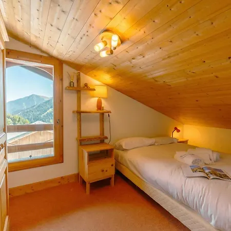 Alpine Duplex W/ Balcony & Fireplace - Happy *