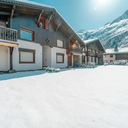 Alpine Duplex W/ Balcony & Fireplace - Happy